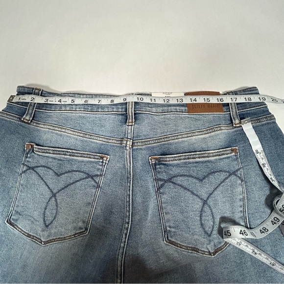 Judy Blue Sunny Days High Rise Shorts 4XL - Picture 9 of 12